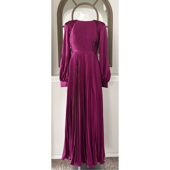 Mac Duggal IEENA Pleated Long Sleeve Satin Gown, Purple, NWT, Size 8 - Picture 6 of 13